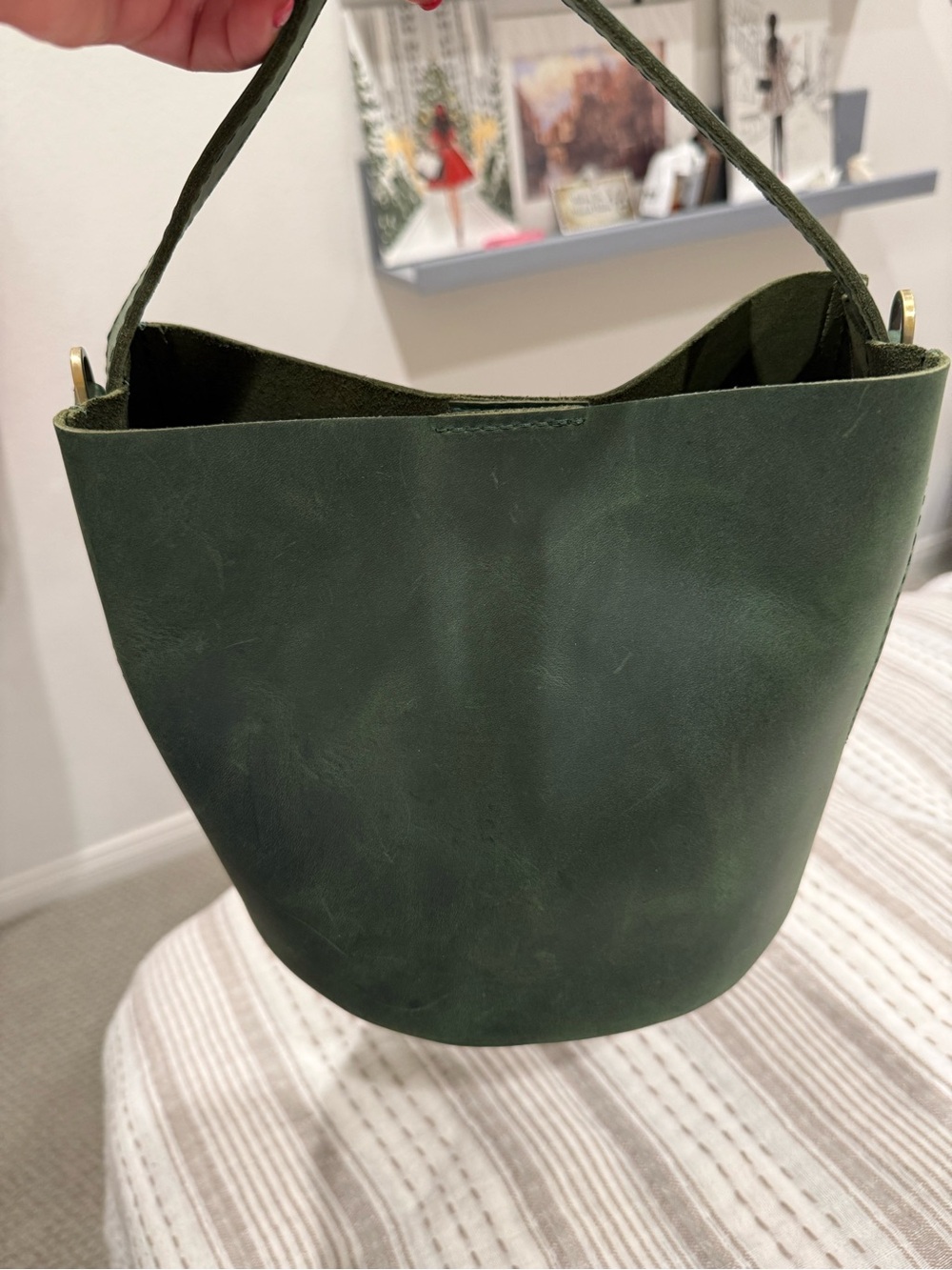 PORTLAND LEATHER GOODS Small BELLE Bucket bag in Evergreen.